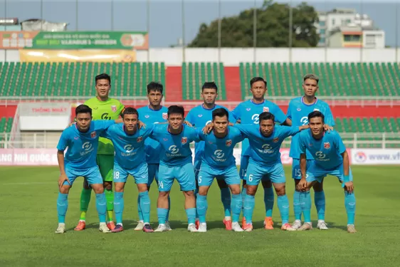 Gian nan bóng đá hạng nhất!