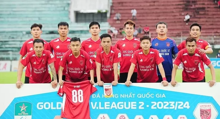 CLB Long An nhận cứu trợ, còn cơ hội đá Giải hạng Nhất 2024/25