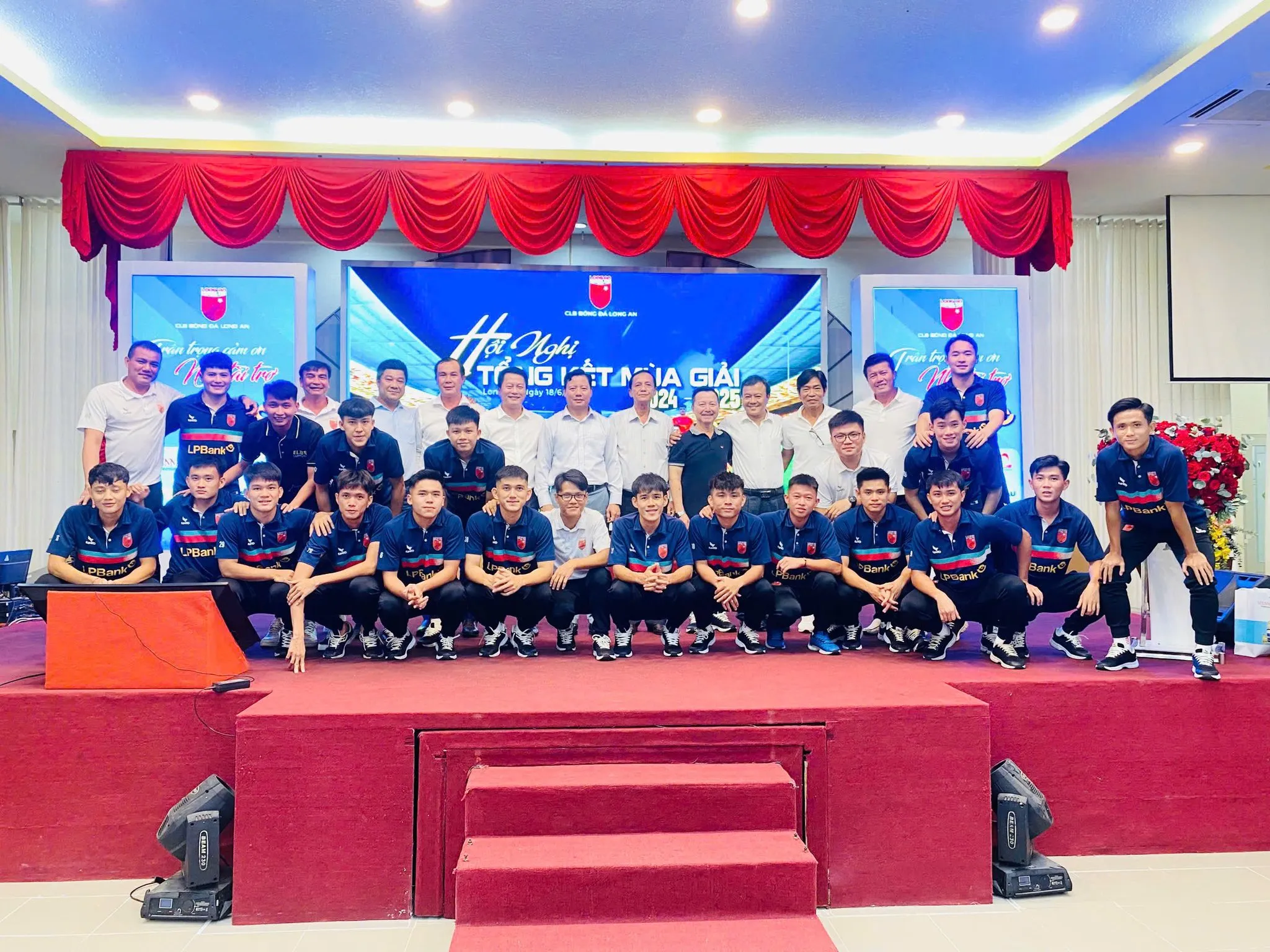 CLB BÓNG ĐÁ LONG AN: VỮNG VÀNG TIẾN BƯỚC – HƯỚNG TỚI TƯƠNG LAI